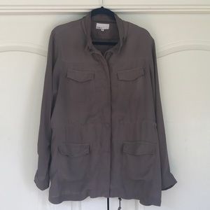 DR2 utility jacket light weight! EUC!!!